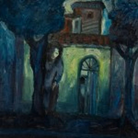Figura Atrás de Árvore
