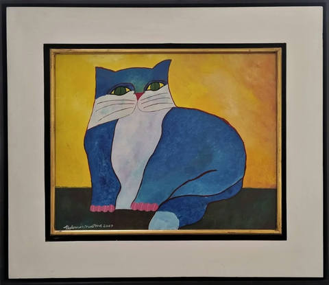 Gato azul com unhas rosas
