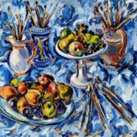 Frutas e Pinceis sobre a Mesa