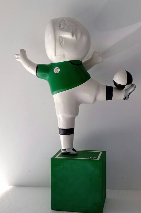 Jogador com camisa verde