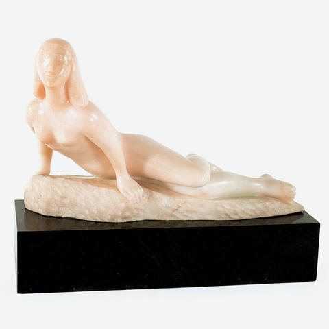 Nu feminino