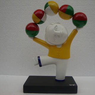 Inos Corradin - Equilibrista amarelo