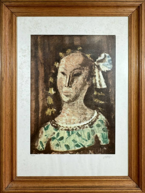 Menina com laço de fita
